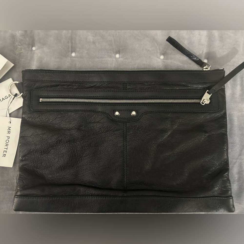BALENCIAGA PORTE DOCUMENTS BLACK LEATHER - NEW WITH ATTACHED TAGS!!!!